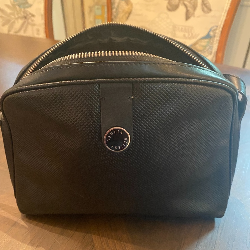 BOTTEGA VENETA ORIGINAL Black Leather Crossbody